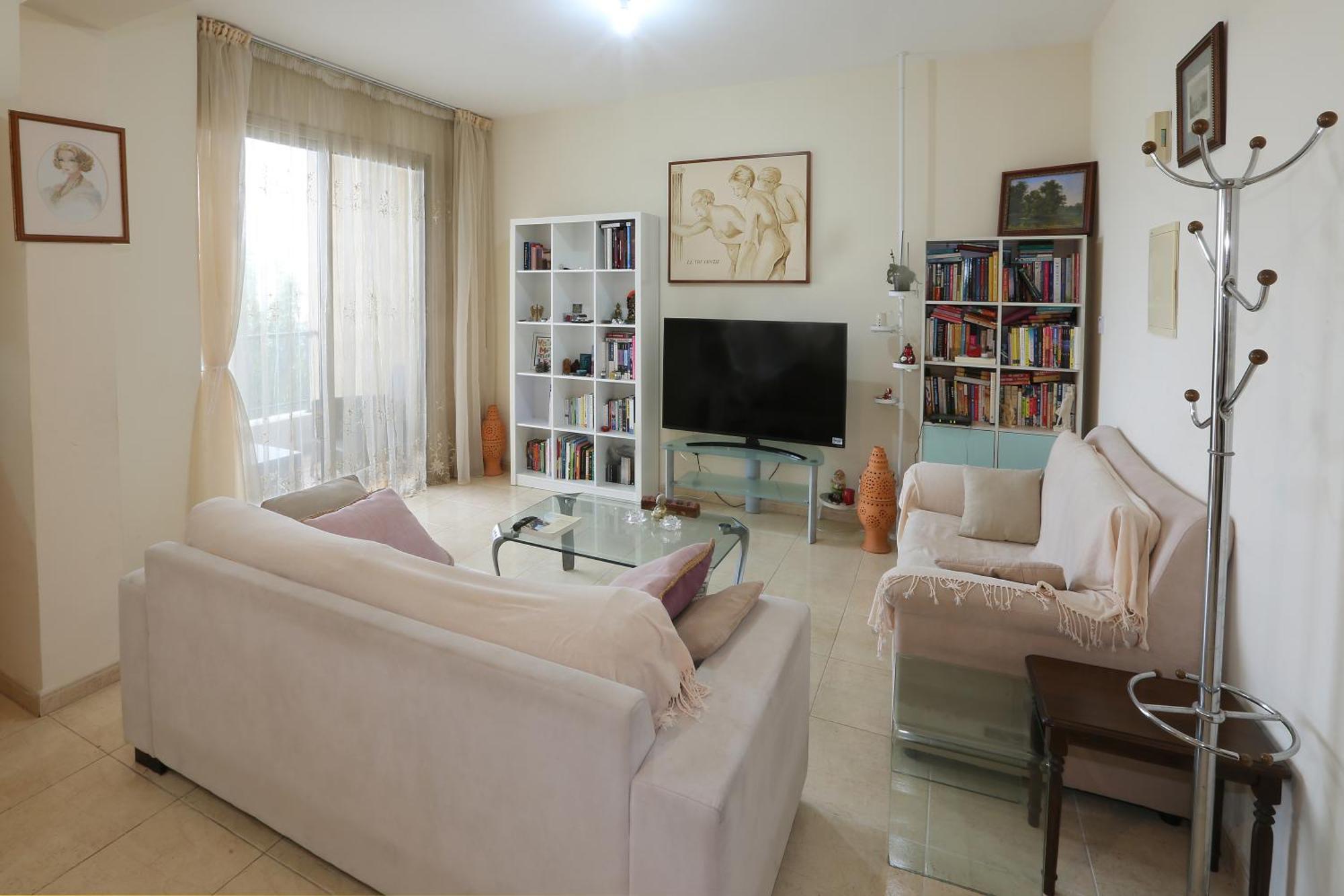 Living 2 Bdr * Paphos